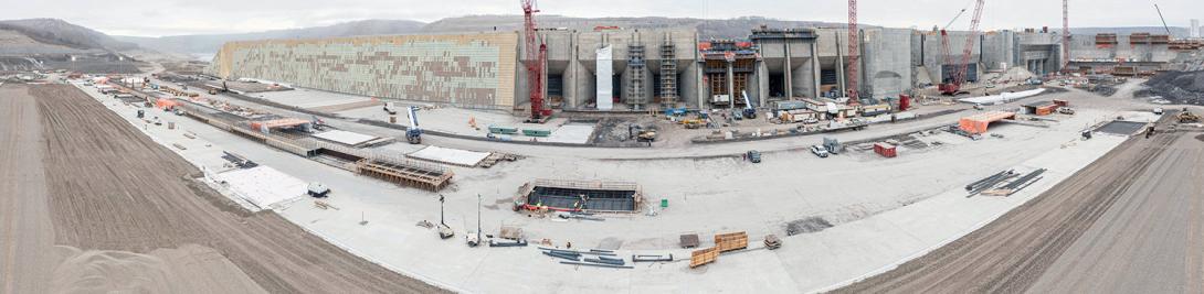 Panorama of the approach channel with the buttress, intakes, and spillways. | November 2022