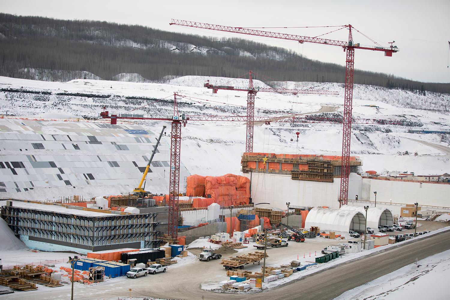 Powerhouse main service bay and overview of L2 laydown area looking southwest | February 2019