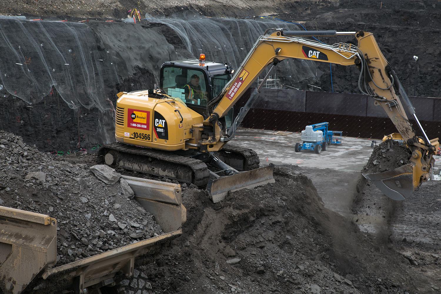 Excavation for the south bank approach channel | June 2017