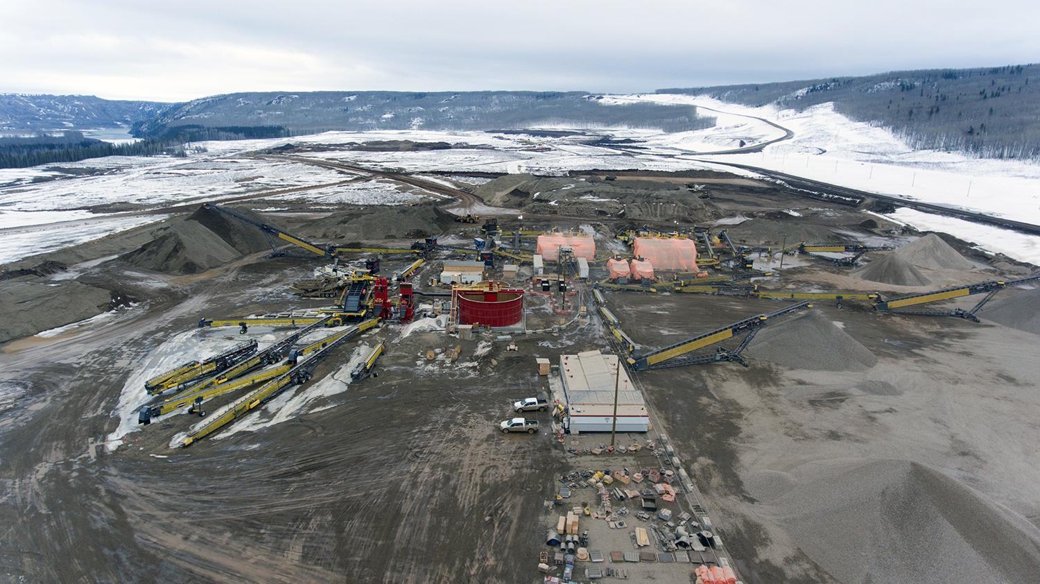 Aerial view of the crushing plant and stockpiles on the south bank | March 2018