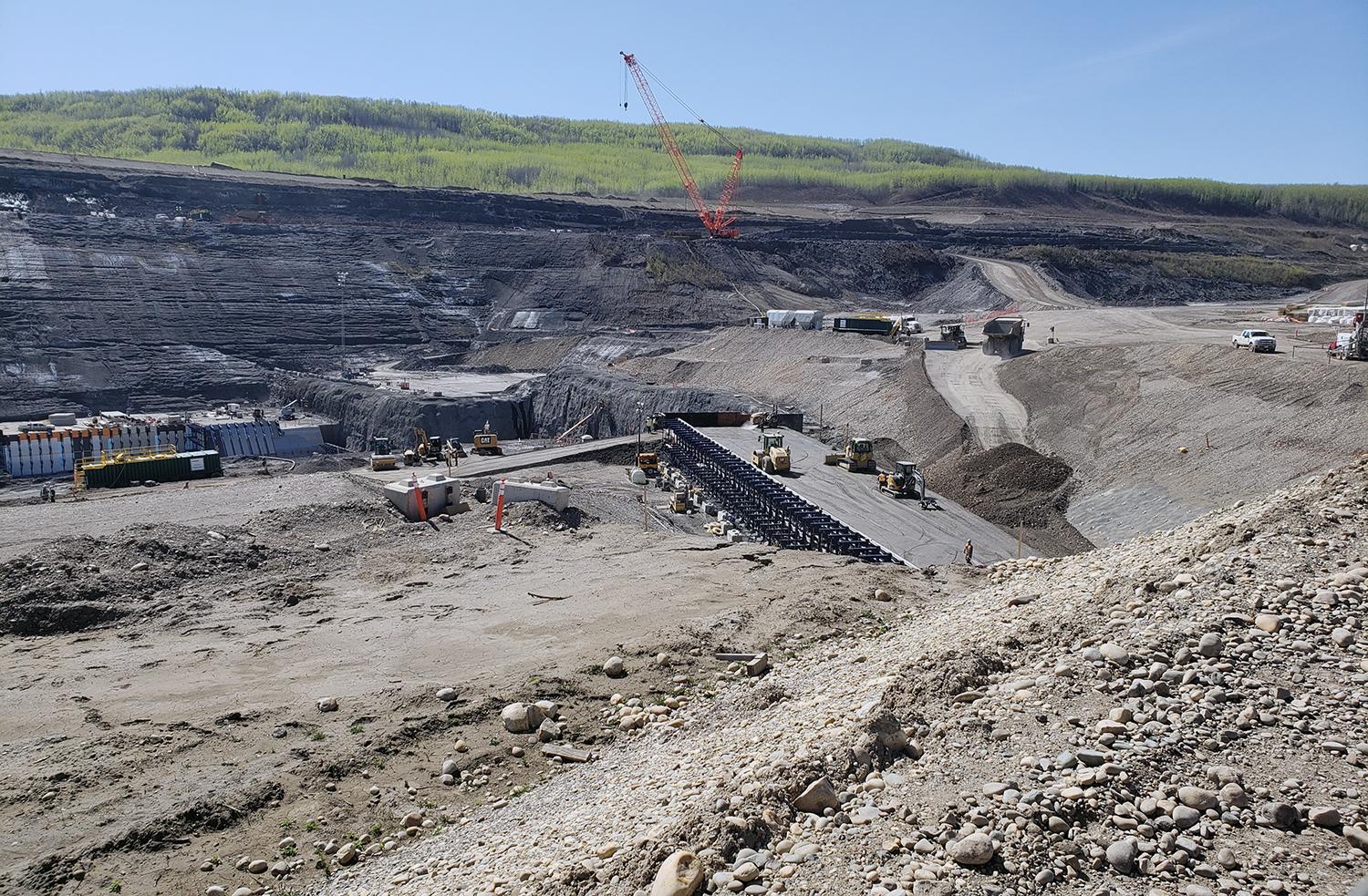 RCC placement on the south bank tailrace wall | May 2018