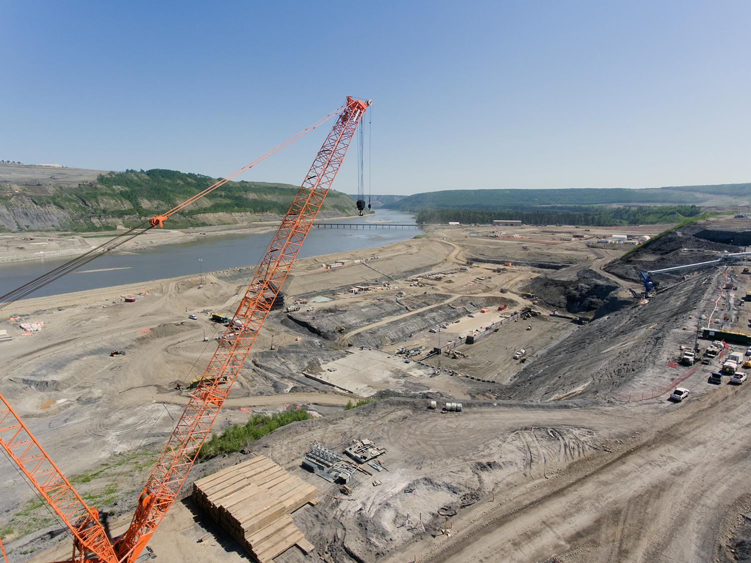 South bank powerhouse buttress and spillway buttress, looking downstream | May 2018