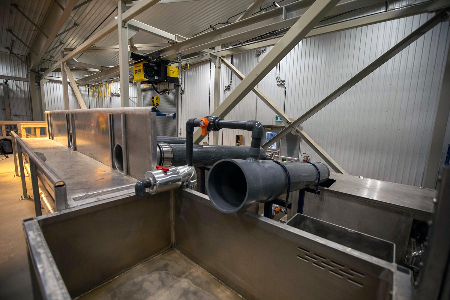 Sorting table and chutes to the fish transport tank. | August 2020