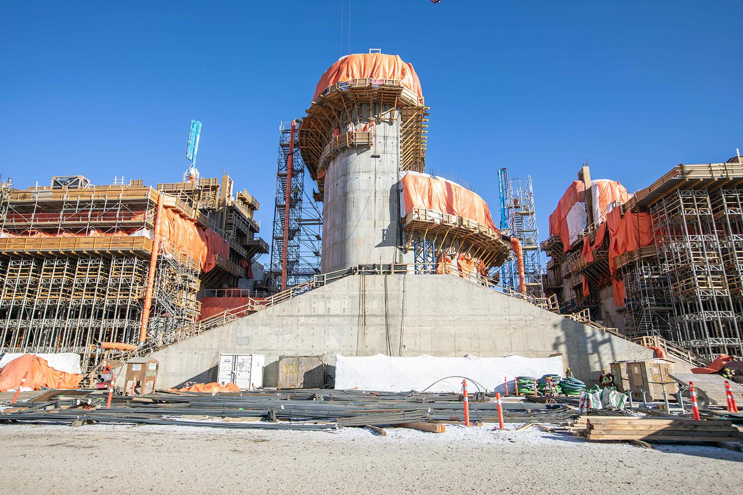 North facing view of headworks at bays 2 and 3. | February 2022