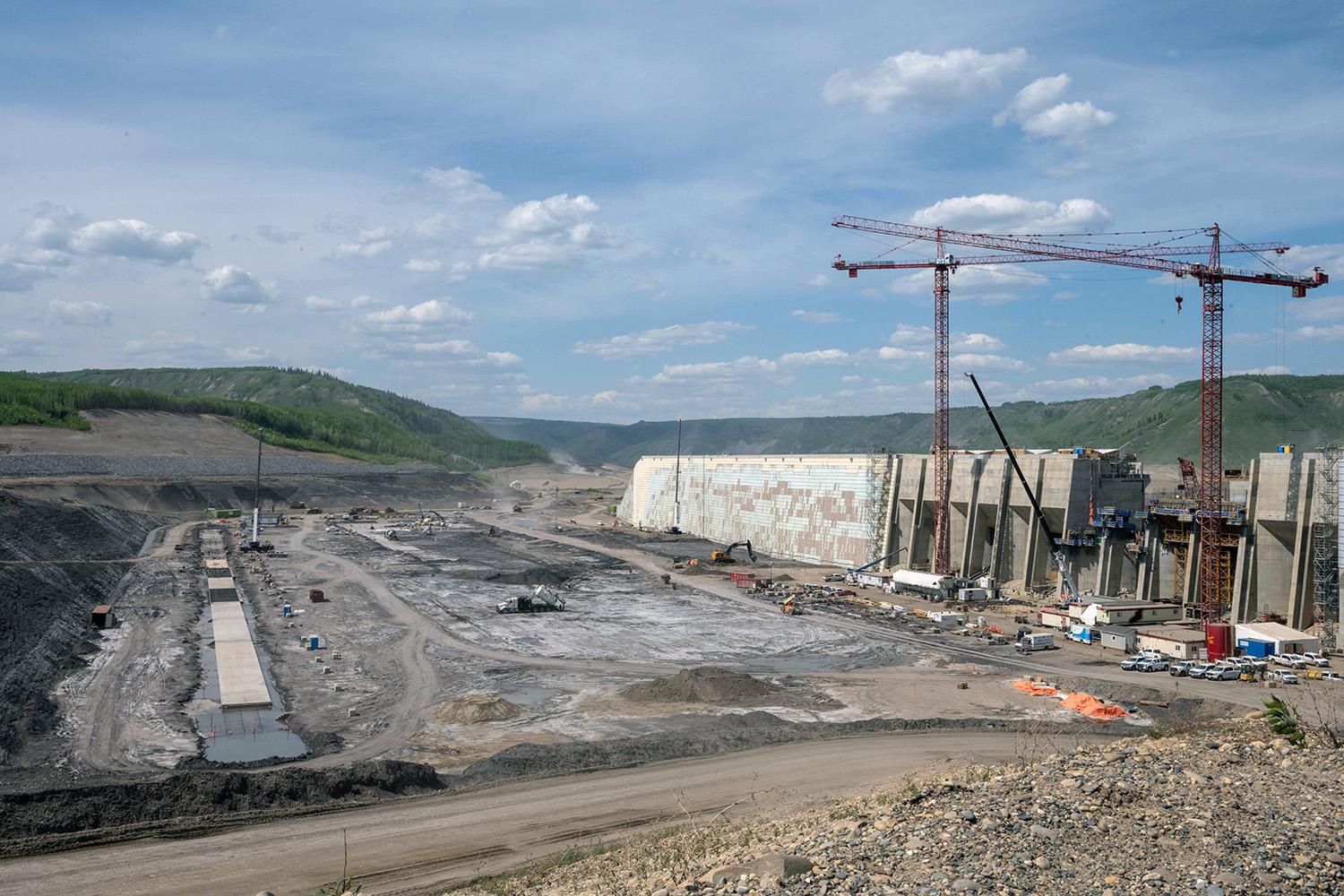 Plinth construction underway on the approach channel |June 2022