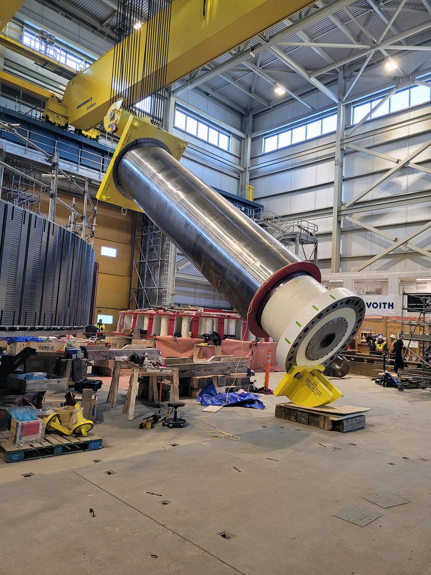 Tilting and lifting unit 1 turbine shaft. | November 2022