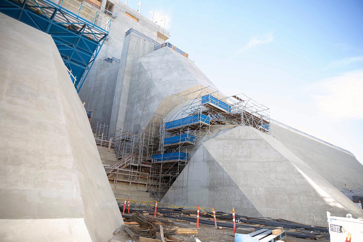 Scaffolding allows access to flexible couplings on penstock unit 1. | September 2022