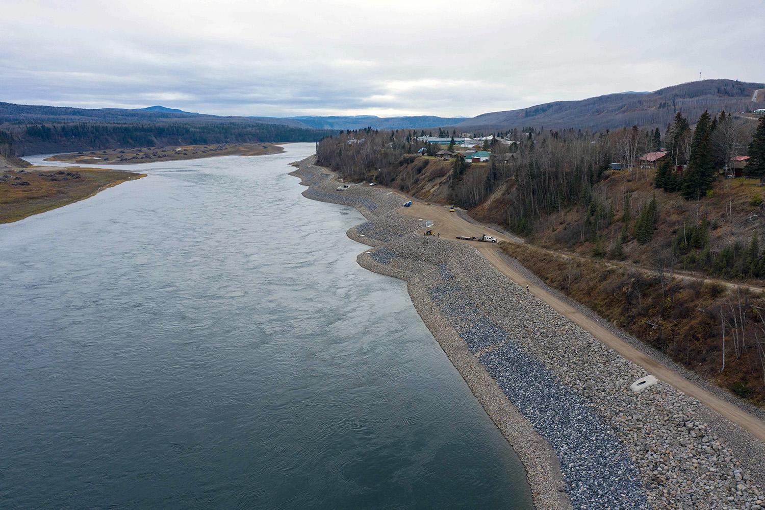 A west-facing view of the Hudson’s Hope shoreline protection berm. | October 2022