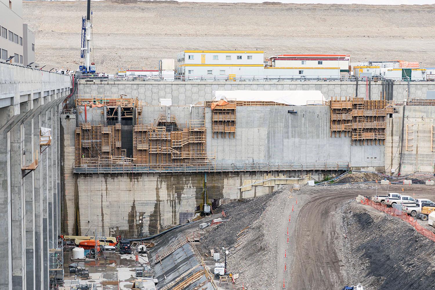 Fish travelling up the Peace River will travel through the permanent upstream fish passage facility. Migrating fish will be sorted, tagged, and released past the damsite into the reservoir. | May 2023