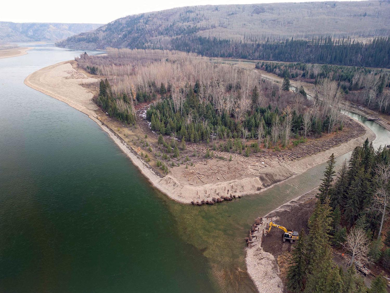 This deepened channel is a new fish habitat downstream of the dam to provide fish a safe place to feed and rest. | November 2023