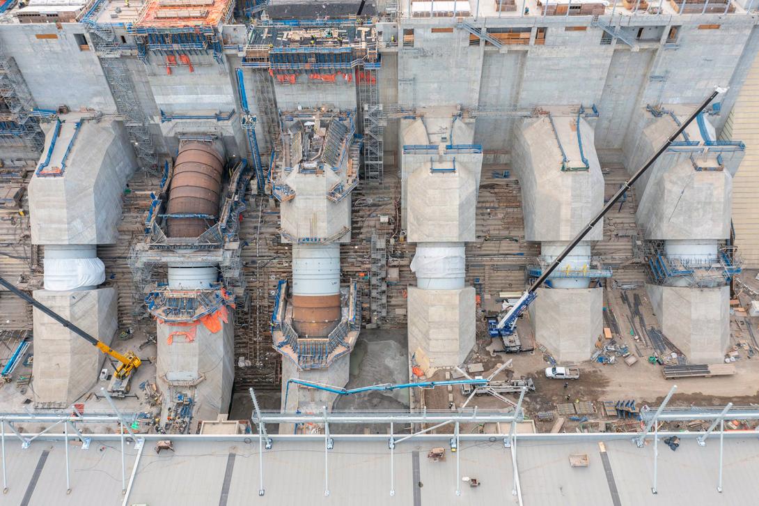 From left to right, penstock units 6 to 1 at various stages of construction. | October 2022